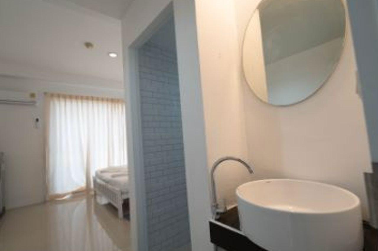 Roomquest Bangkok Sukhumvit 50 Exterior foto